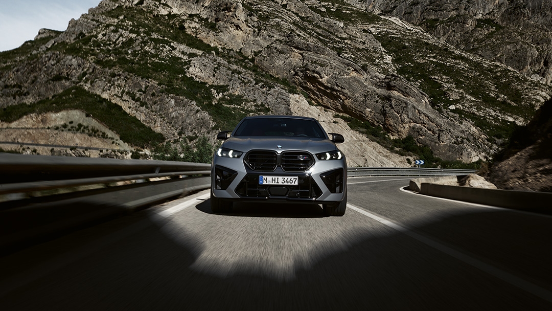 8-ступенчатая спортивная АКПП M Steptronic с функцией Drivelogic