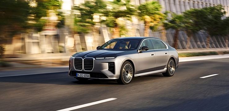 BMW 7 серия, Адаптивті пневматикалық аспа