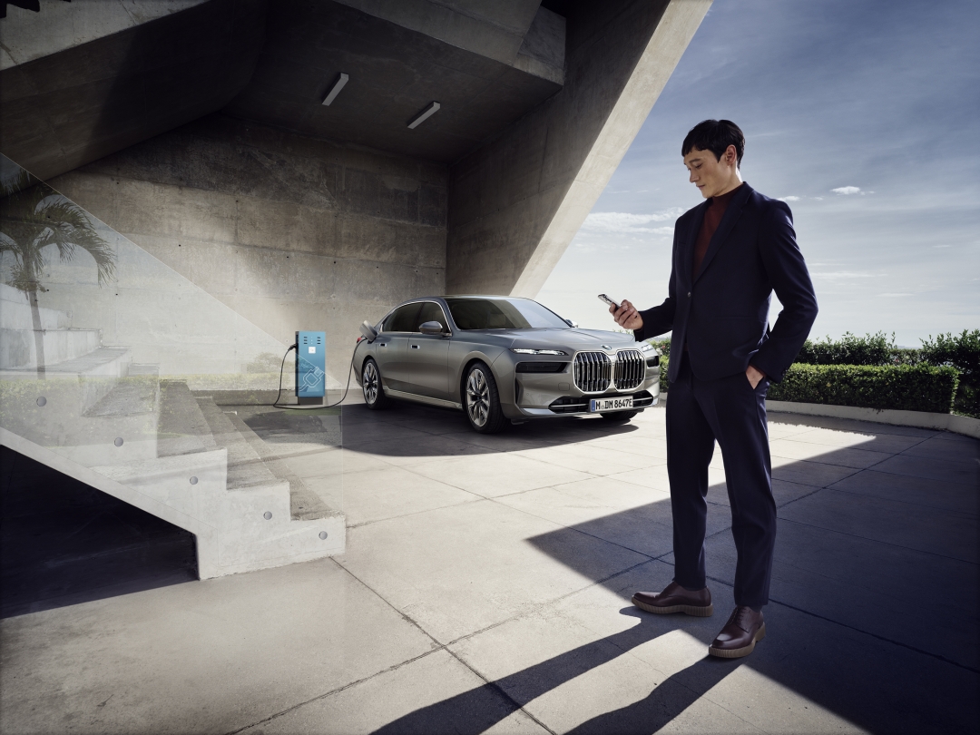 BMW Digital Key сандық кілті.  