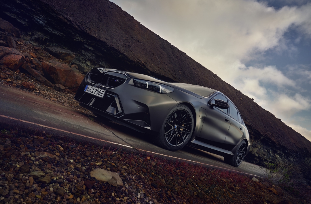 Сіздің қырағы көмекшіңіз.